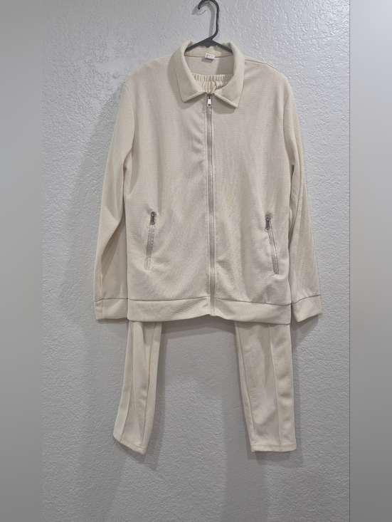 The Unbranded Brand Other - Beige/Tan Activewear 2-Piece Set - Size M, Ultralight Material.